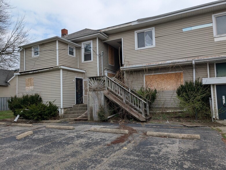 2430-2440 Bowser Ave, Fort Wayne, IN for sale - Building Photo - Image 2 of 26
