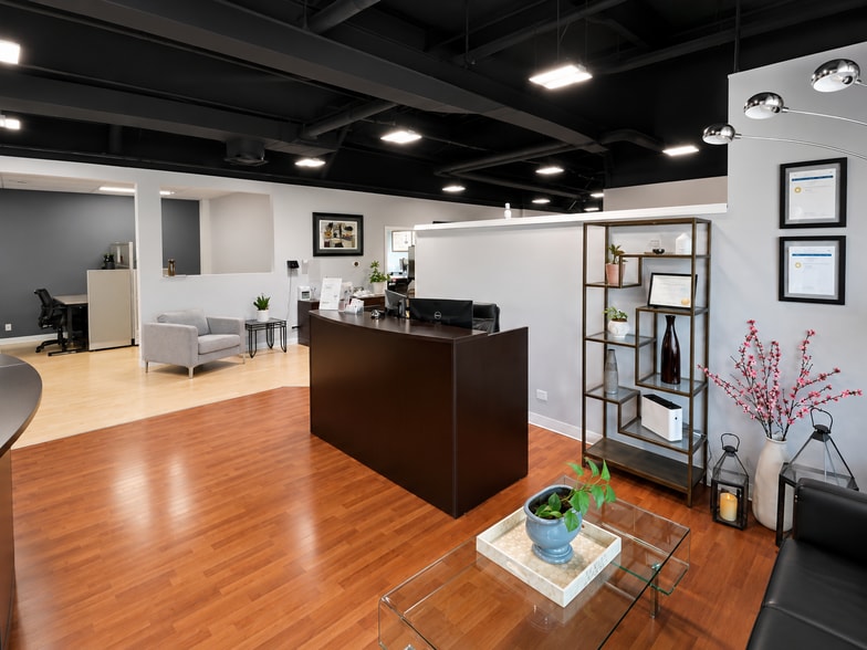 935 N Plum Grove Rd, Schaumburg, IL for sale - Building Photo - Image 3 of 53