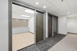 5819 2nd St SW, Calgary, AB à louer Photo intérieure- Image 2 de 29