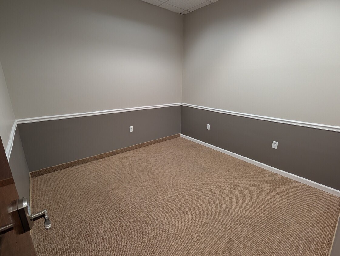 4210 N Roxboro Rd, Durham, NC for lease Interior Photo- Image 1 of 3