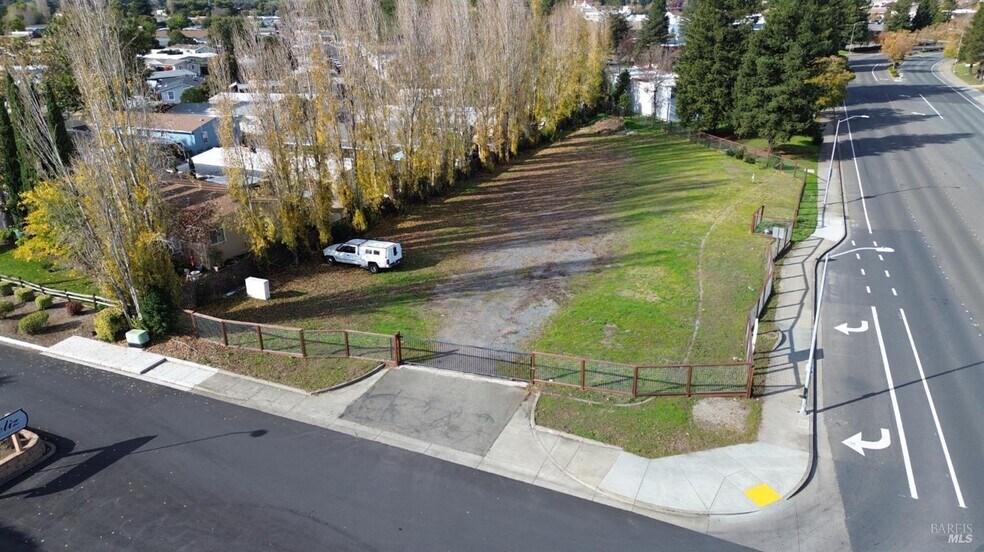 6603 Redwood Dr, Rohnert Park, CA à vendre - Photo du bâtiment - Image 2 de 12