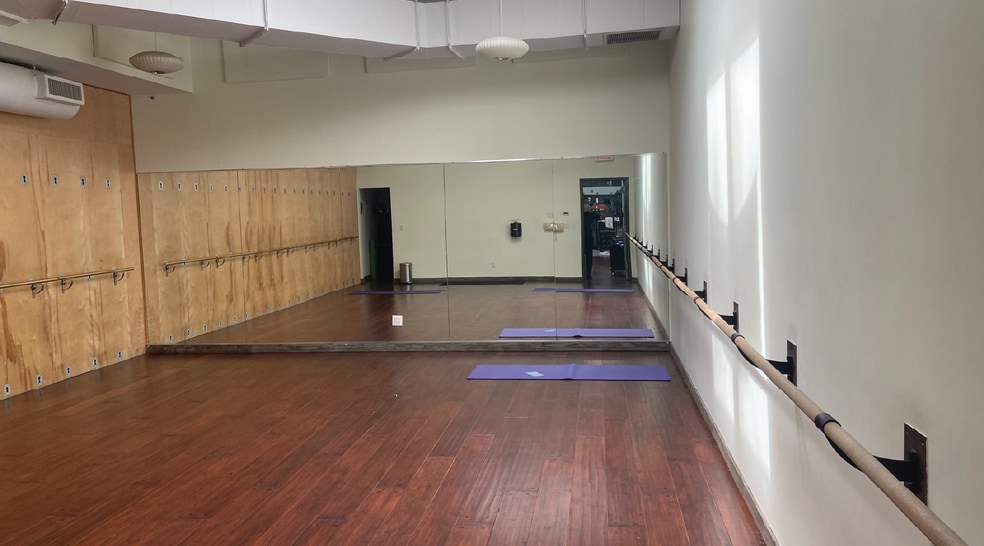 1014 47th Rd, Long Island City, NY for lease - Interior Photo - Image 3 of 3