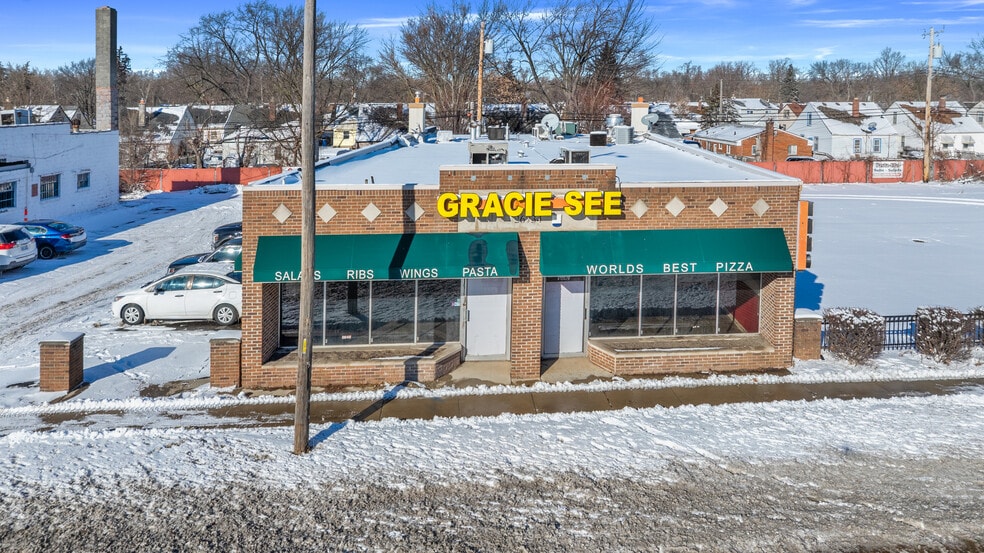 26734 Michigan Ave, Inkster, MI à vendre - Photo du bâtiment - Image 3 de 45