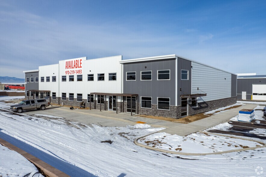 SouthGate portefeuille de 2 propriétés à vendre sur LoopNet.ca - Photo du bâtiment - Image 1 de 21