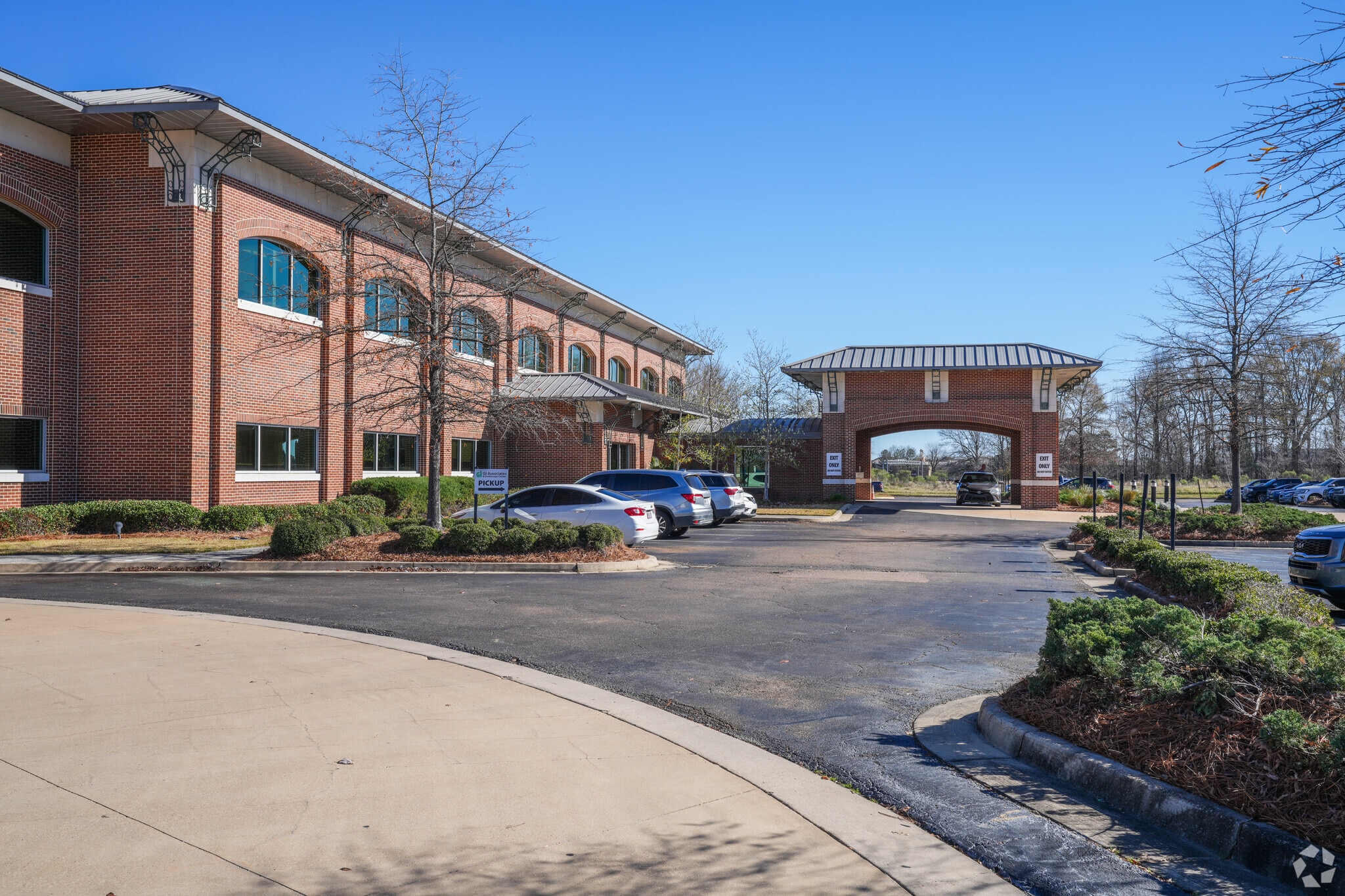106 Highland Way, Madison, MS for lease Primary Photo- Image 1 of 13