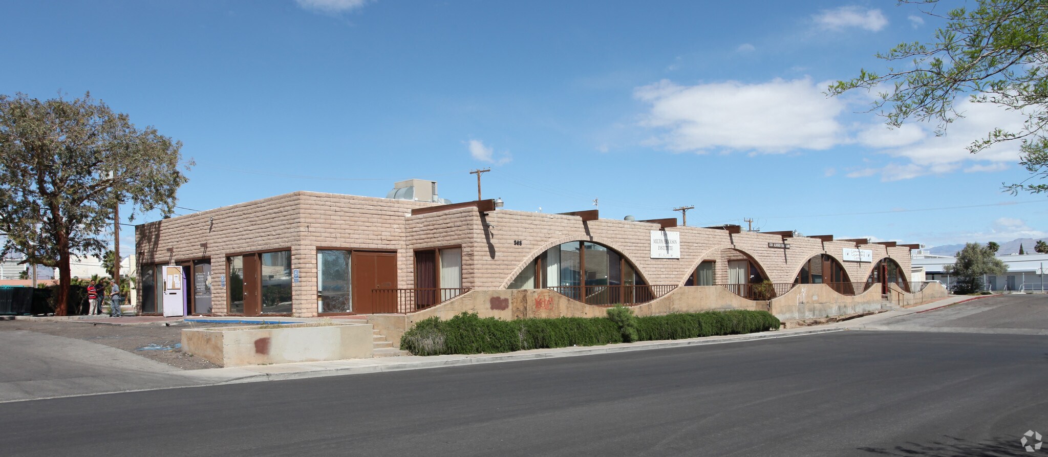 1120 Almond Tree Ln, Las Vegas, NV à louer Photo du bâtiment- Image 1 de 15