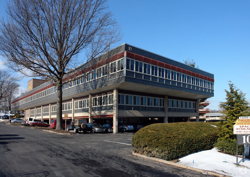 10 N Presidential Blvd, Bala Cynwyd, PA à louer - Photo du bâtiment - Image 2 de 4