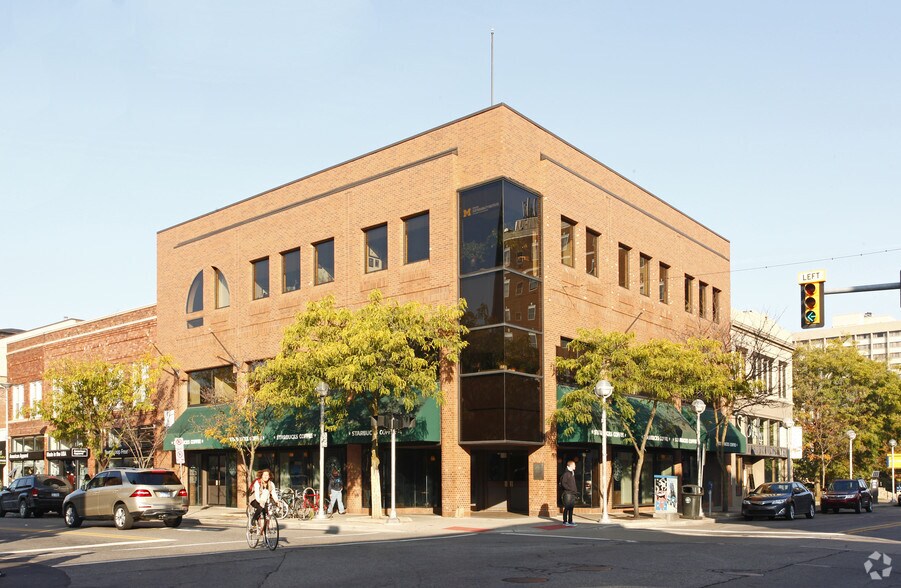 625 E Liberty St, Ann Arbor, MI à louer - Photo principale - Image 1 de 17