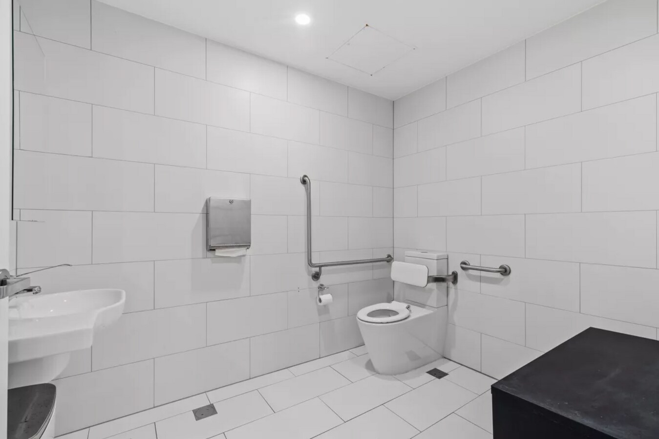 12 Bishopsgate St, Wickham, NSW 2293 - Unité 1 -  - Photo intérieure - Image 2 of 5