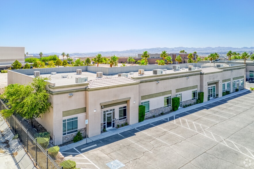 2012 W Sunset Rd, Henderson, NV à louer - Photo du bâtiment - Image 1 de 10