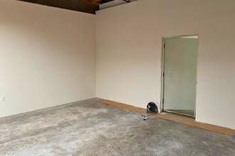 3221 S Hill St, Los Angeles, CA for lease Interior Photo- Image 2 of 4