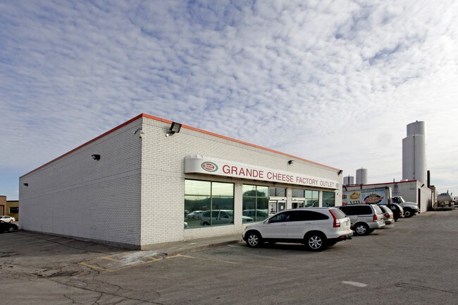 Plus de détails pour 175-181 Milvan Dr, Toronto, ON - Industriel à vendre