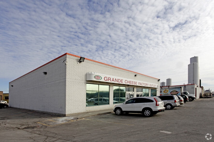 175-181 Milvan Dr, Toronto, ON for sale - Primary Photo - Image 1 of 2