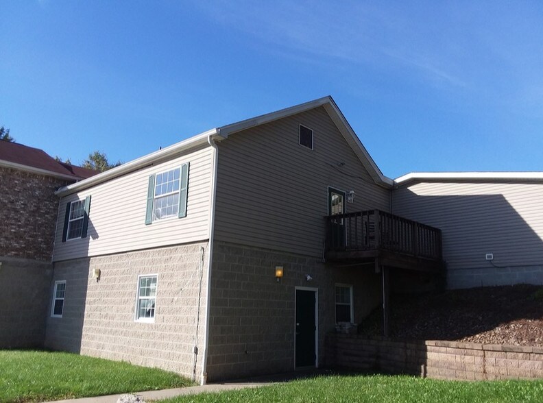 599 Norwood Dr, Wampum, PA for sale - Building Photo - Image 3 of 8