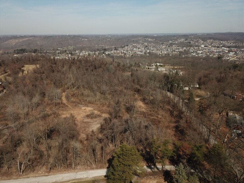 1397 1397 Airport Road, Aliquippa, PA à vendre - Photo du bâtiment - Image 3 de 41