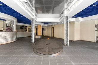 30-02 Newtown Ave, Astoria, NY à louer Photo intérieure- Image 2 de 5