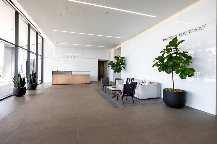 19191 S Vermont Ave, Torrance, CA à louer - Photo intérieure - Image 2 de 20