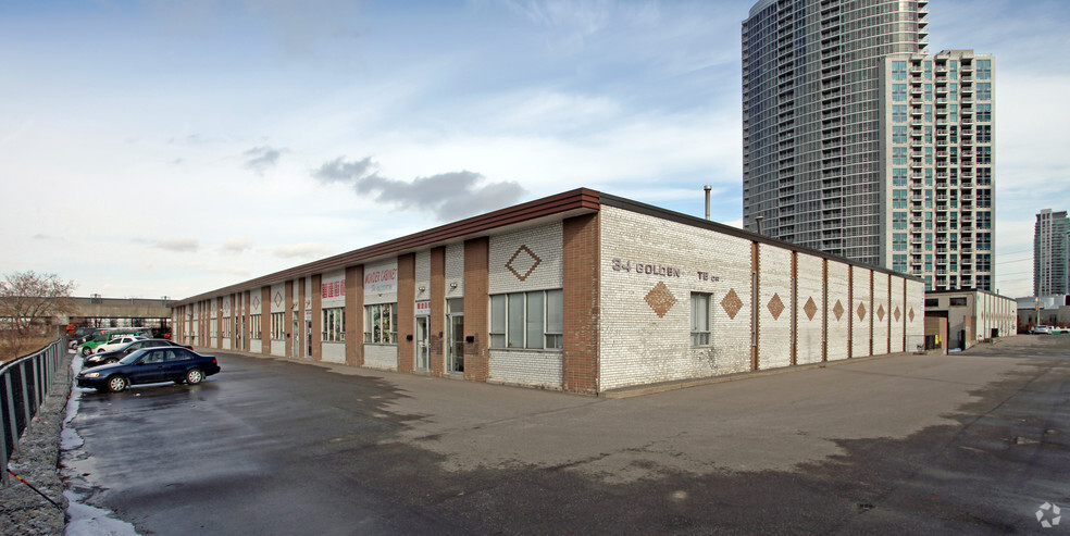 34 Golden Gate Ct, Toronto, ON for lease - Building Photo - Image 3 of 4