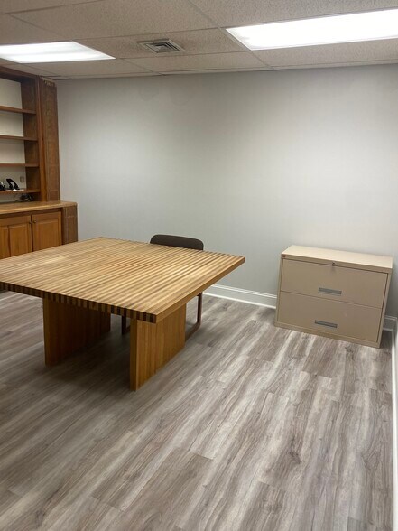 795 Parkway Ave, Ewing, NJ à louer - Photo du bâtiment - Image 2 de 32