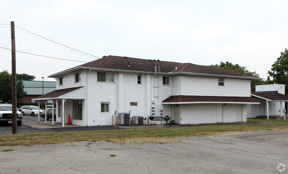 360 E Main St, Enon, OH à louer - Photo du bâtiment - Image 2 de 2