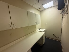 1145 Bower Hill Rd, Pittsburgh, PA for lease Interior Photo- Image 2 of 9