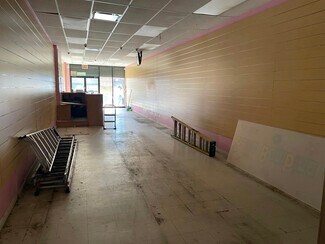 Plus de détails pour 3530 Junction Blvd, Corona, NY - Commerce de détail à louer