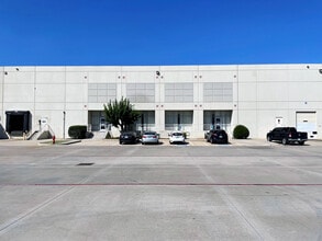 5200 SW 36th St, Oklahoma City, OK for lease Building Photo- Image 1 of 3