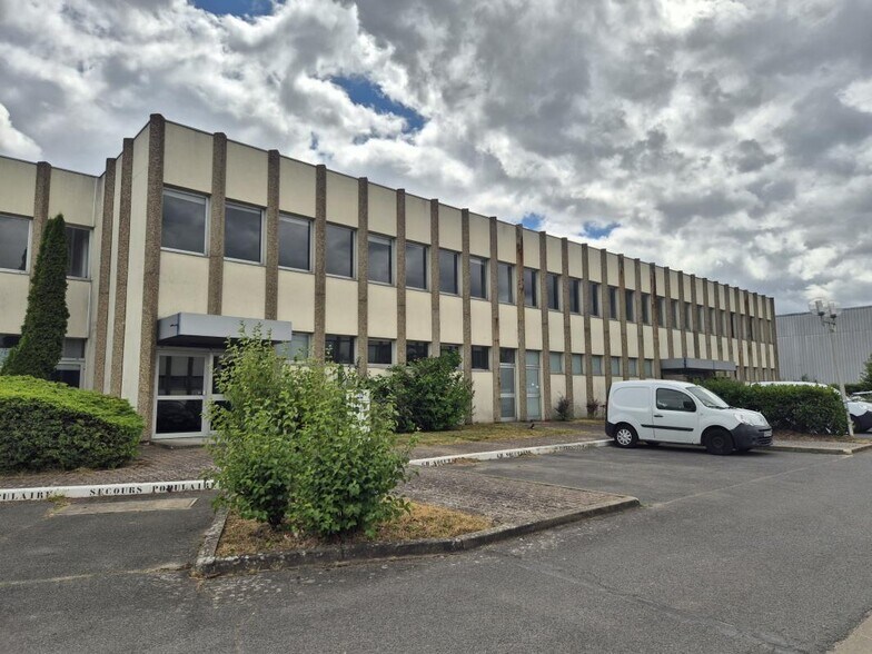 2 Avenue Des Bleuets, Bonneuil-sur-Marne à louer - Photo du bâtiment - Image 2 de 7