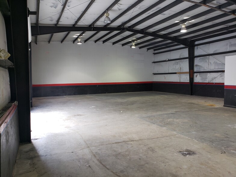 1927-1935 SW South Macedo Blvd, Port Saint Lucie, FL for lease - Interior Photo - Image 3 of 10