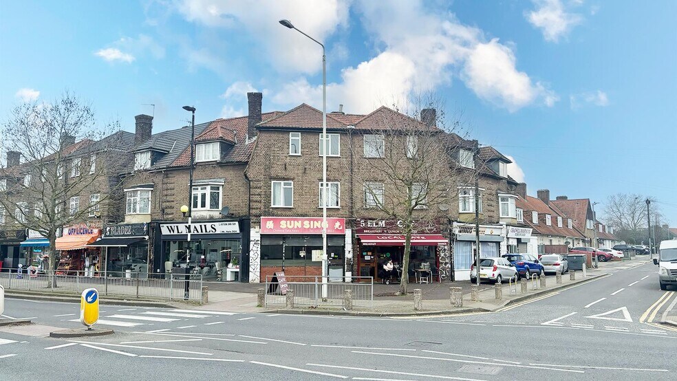 307 Wood Ln, Dagenham à vendre - Photo du bâtiment - Image 2 de 4