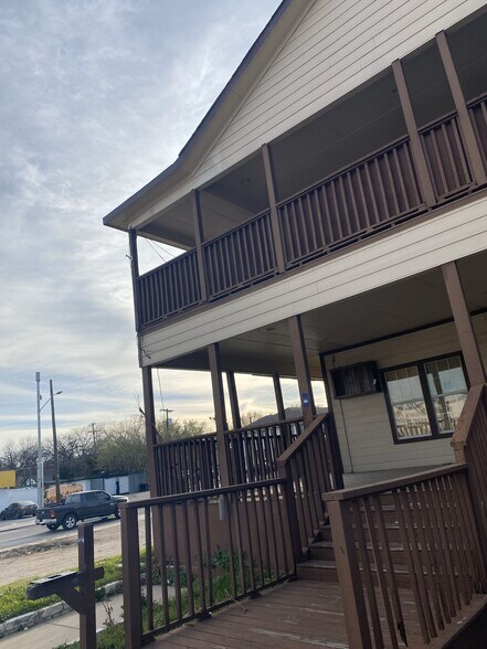 607 N Willomet Ave, Dallas, TX à vendre - Photo du bâtiment - Image 3 de 4
