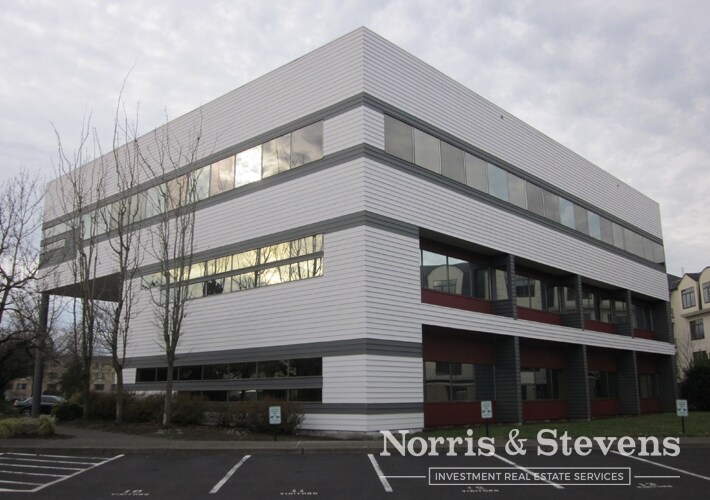 700 N Hayden Island Dr, Portland, OR à louer - Photo du bâtiment - Image 3 de 4