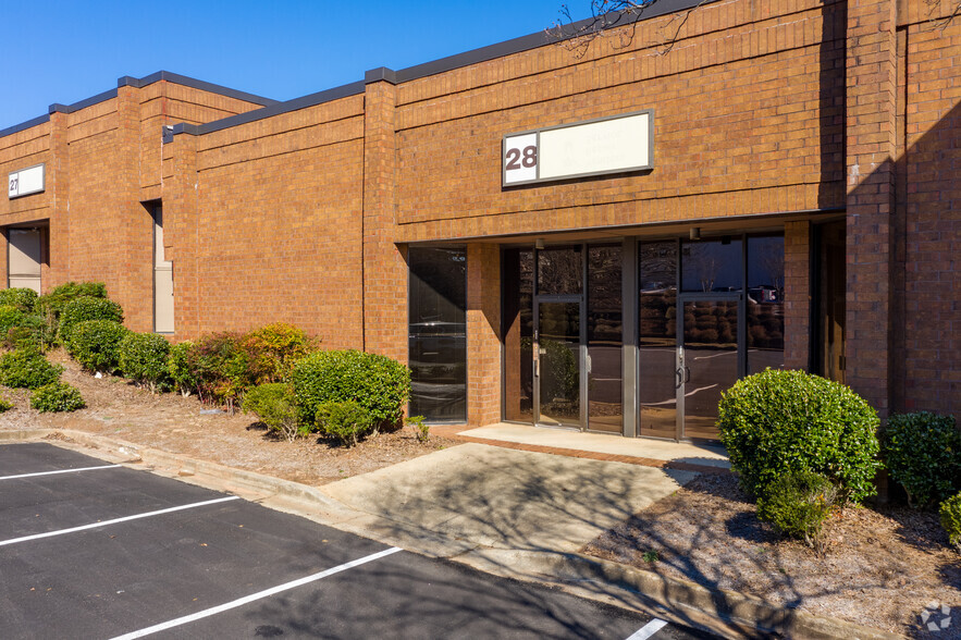 5060 N Royal Atlanta Dr, Tucker, GA for lease - Building Photo - Image 3 of 4