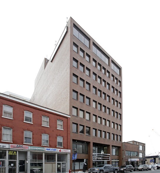 21 Queen St E, Brampton, ON à vendre - Photo du bâtiment - Image 1 de 22