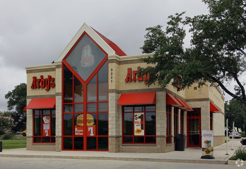 9257 N Loop 1604 W, San Antonio, TX à louer - Photo du bâtiment - Image 2 de 2