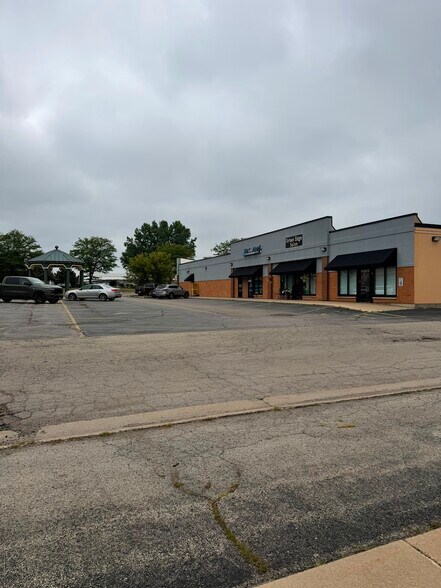 6256 E Riverside Blvd, Loves Park, IL à louer - Photo principale - Image 1 de 4
