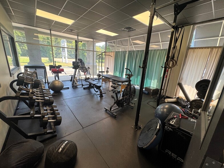 6949 Stage Rd, Memphis, TN for sale - Building Photo - Image 2 of 11