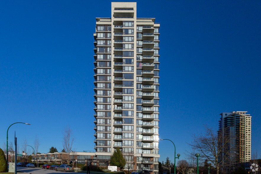 7328 Arcola St, Burnaby, BC à vendre - Photo du bâtiment - Image 2 de 2