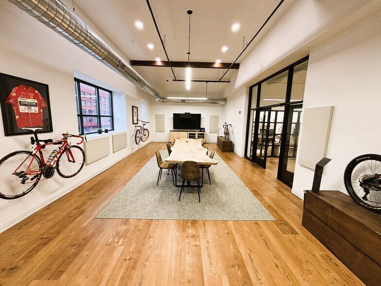 1536 No American St, Philadelphia, PA for sale - Interior Photo - Image 2 of 11