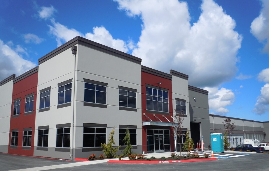 1607 136th Ave E, Sumner, WA à louer - Photo du bâtiment - Image 2 de 3