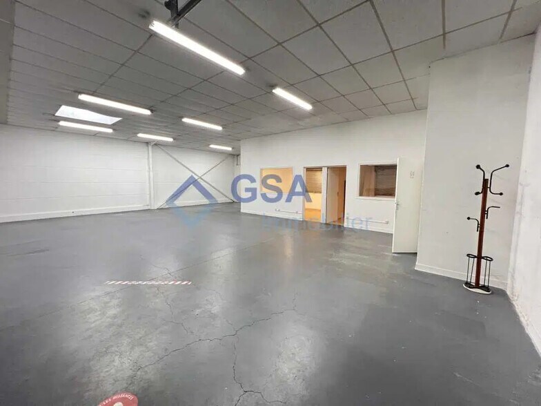 Bureau dans Lisses à louer - Photo intérieure - Image 2 de 5