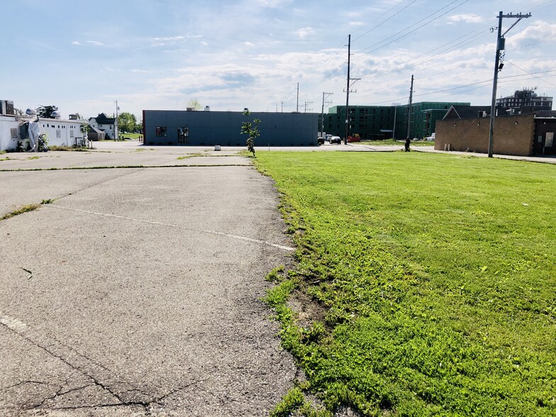 108 N Center St, Marshalltown, IA à vendre - Photo principale - Image 1 de 1