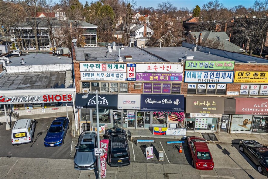 156-09 Northern Blvd, Flushing, NY à vendre - Photo du bâtiment - Image 1 de 53