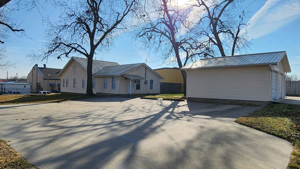 214 N Oklahoma Ave, Shawnee, OK à vendre - Photo du bâtiment - Image 1 de 1