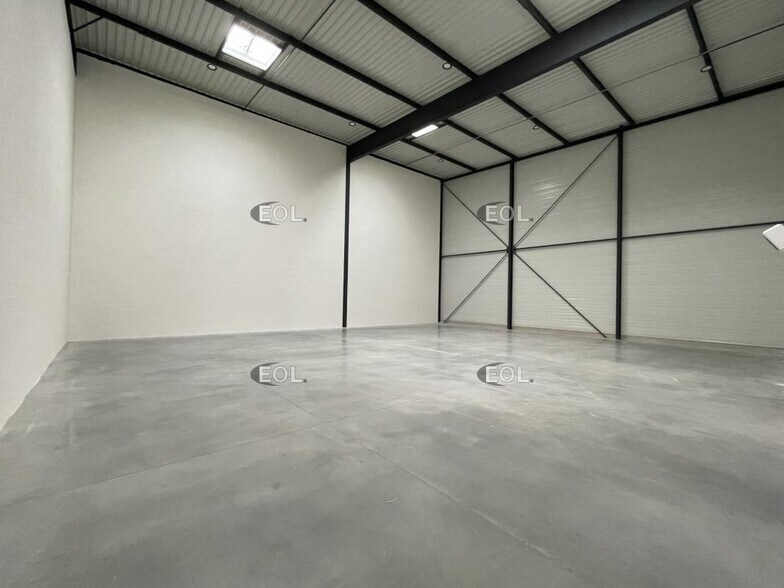 Flex dans Osny à louer - Photo du bâtiment - Image 3 de 21