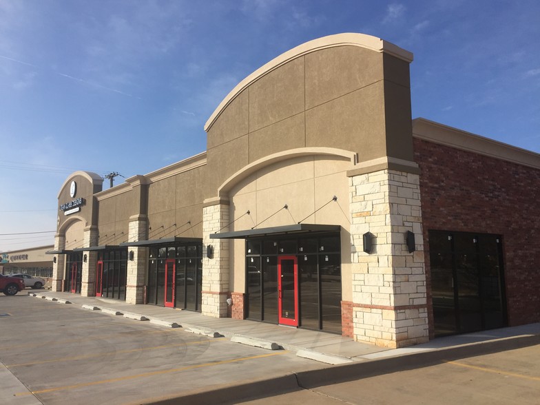 10717 N May Ave, The Village, OK for lease - Building Photo - Image 1 of 11