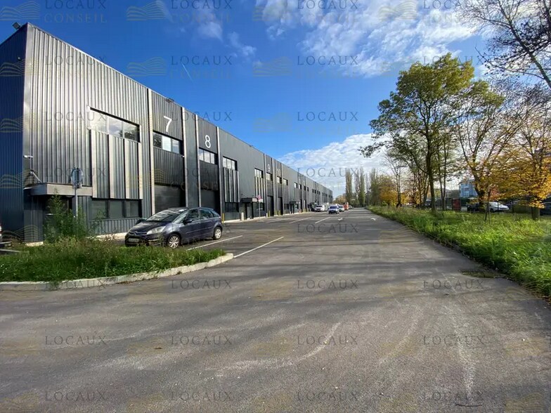 Flex dans Cergy à louer - Photo du bâtiment - Image 3 de 4