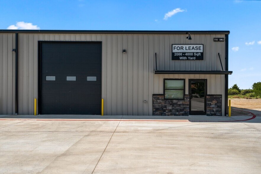 2036 Seaborn Rd, Ponder, TX à louer - Photo du bâtiment - Image 3 de 42