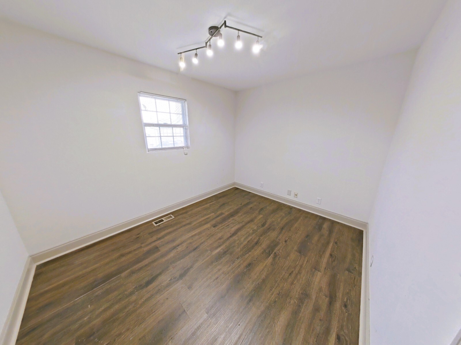 514 Fisk St, Nashville, TN for lease Interior Photo- Image 1 of 4