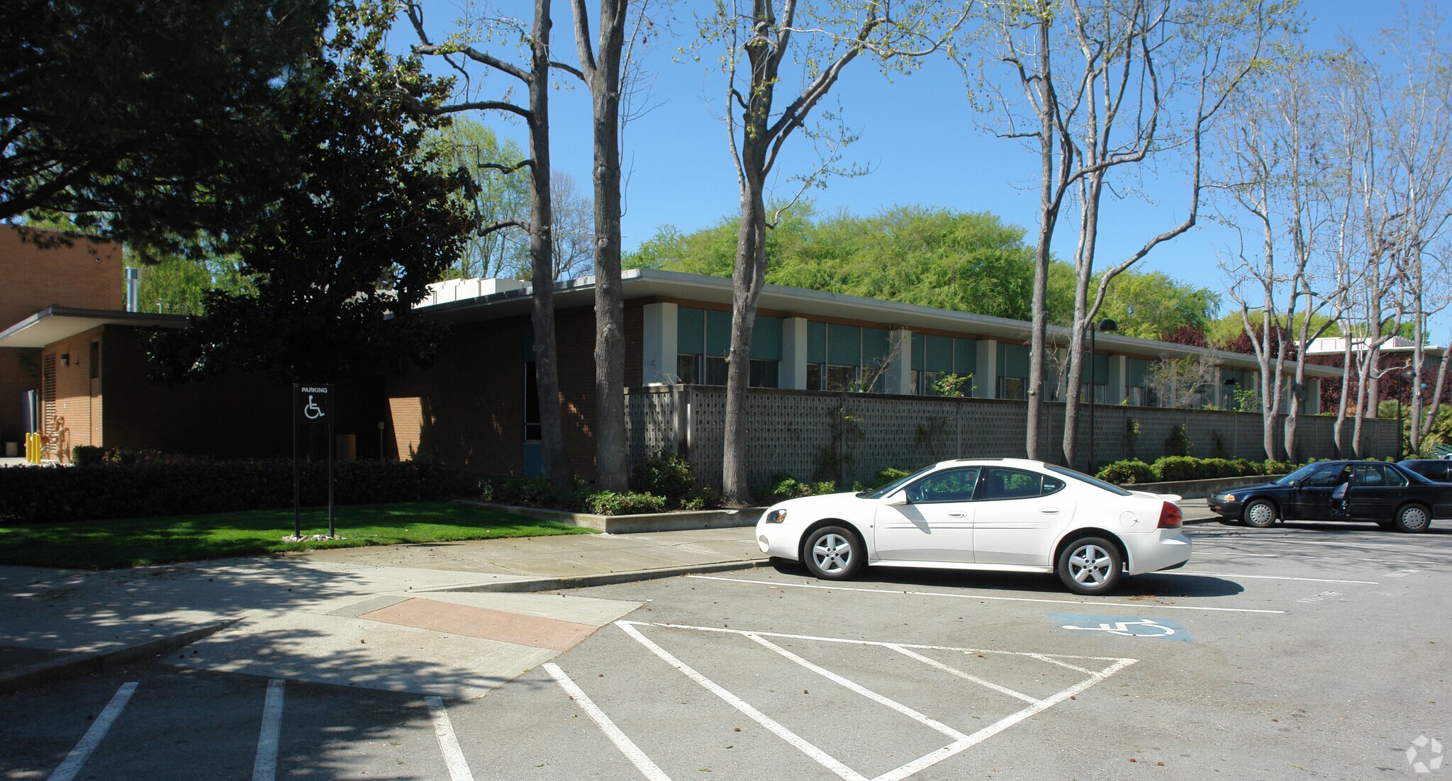 3120 Hansen Way, Palo Alto, CA à louer Photo principale- Image 1 de 3